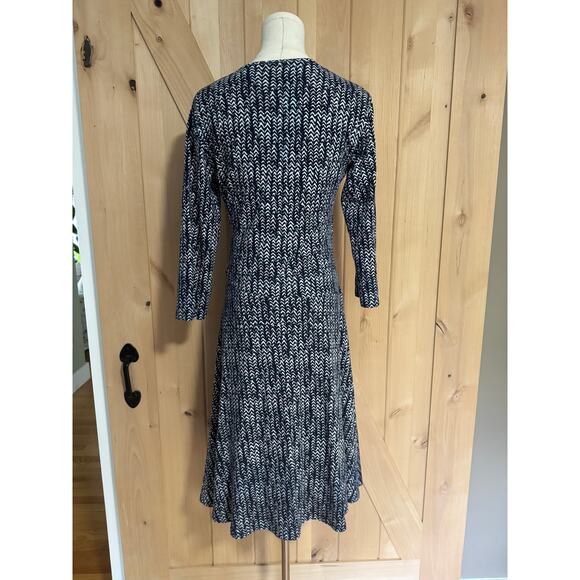 Garnet Hill | Brianna Surplice Knit Dress Navy Print Long Sleeve Midi | Size M - Picture 6 of 14